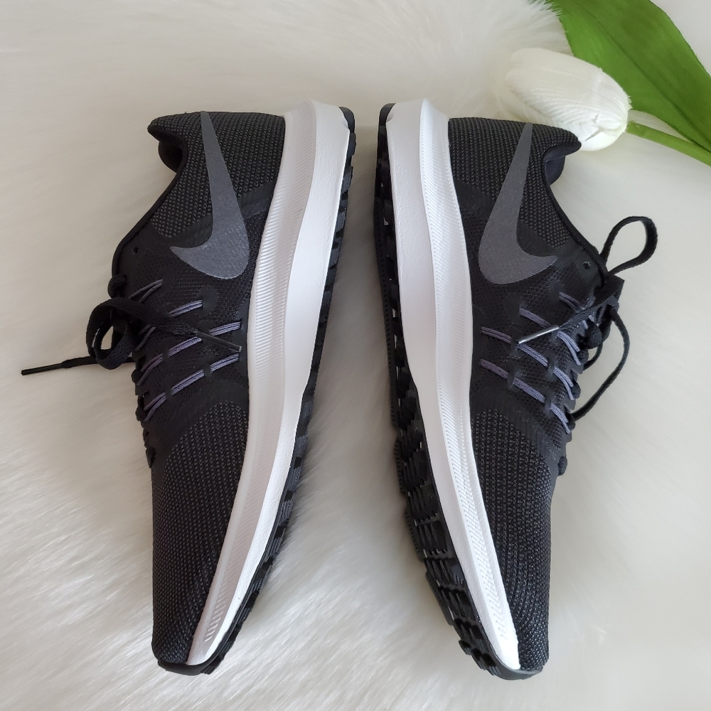 Size 8🌺Nike WOMEN'S shoes - Picture 2 of 6